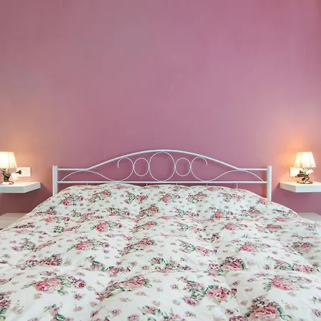 Madonnina Terrace E Garden Appartement Colico